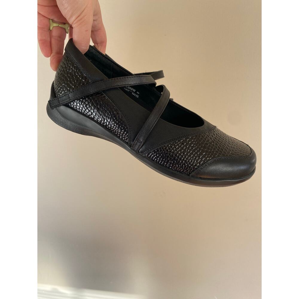 EUC Aetrex Snake Print Mary Janes Black Leather Comfort Size 8